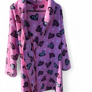 Soft Pink Heart Patterned Women's Robe